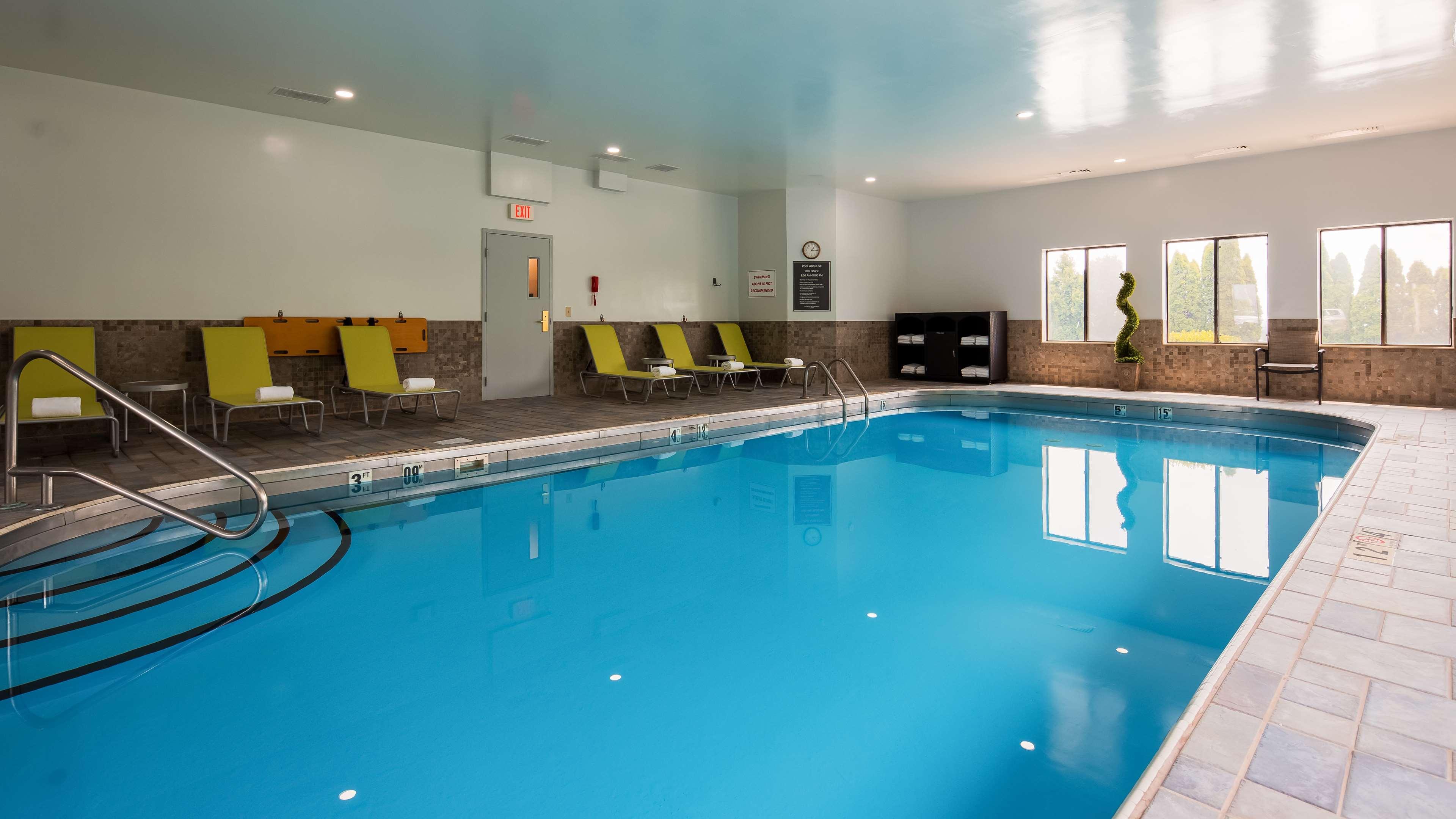 Best Western Hartford Hotel And Suites Exteriör bild