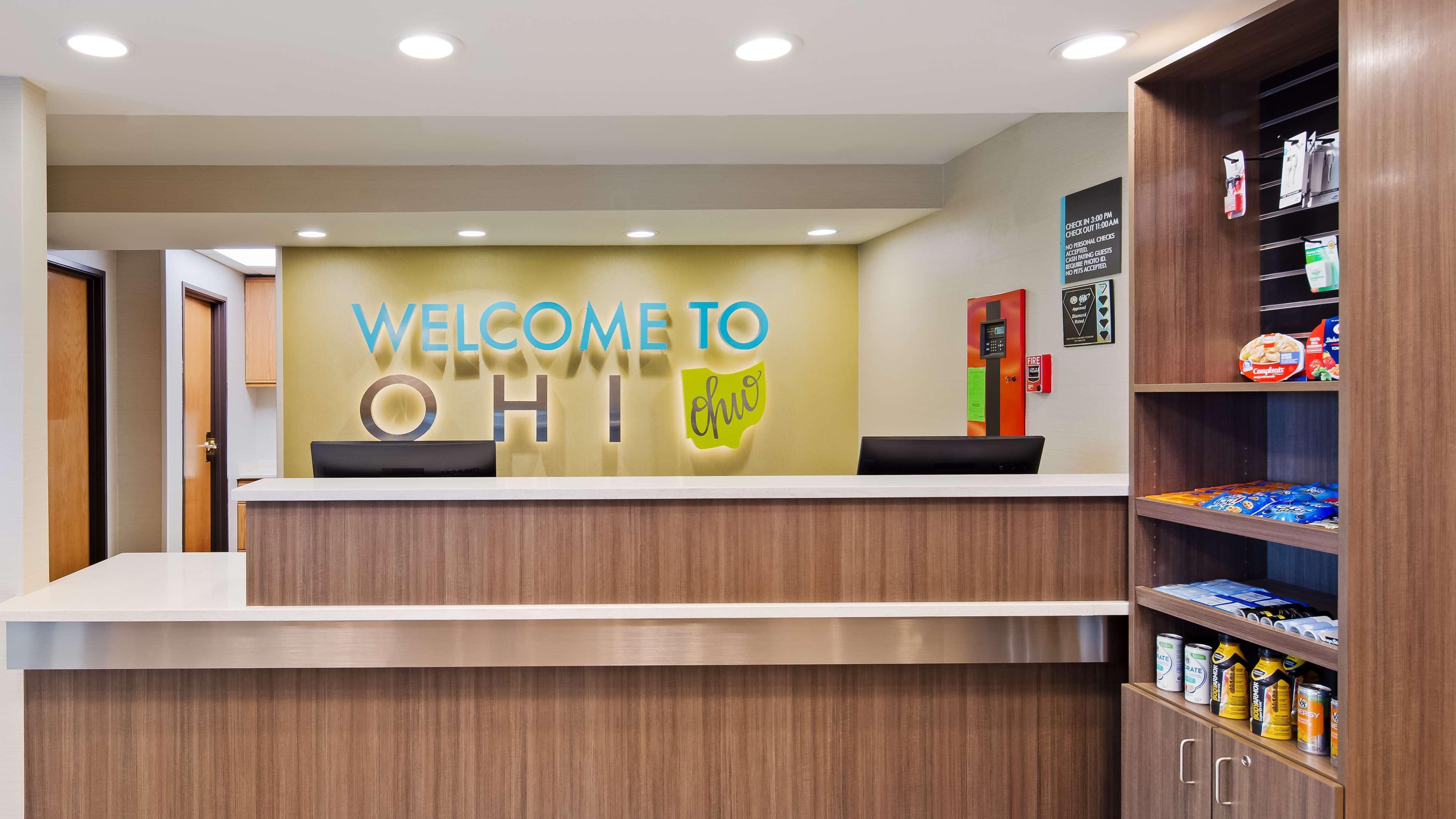 Best Western Hartford Hotel And Suites Exteriör bild