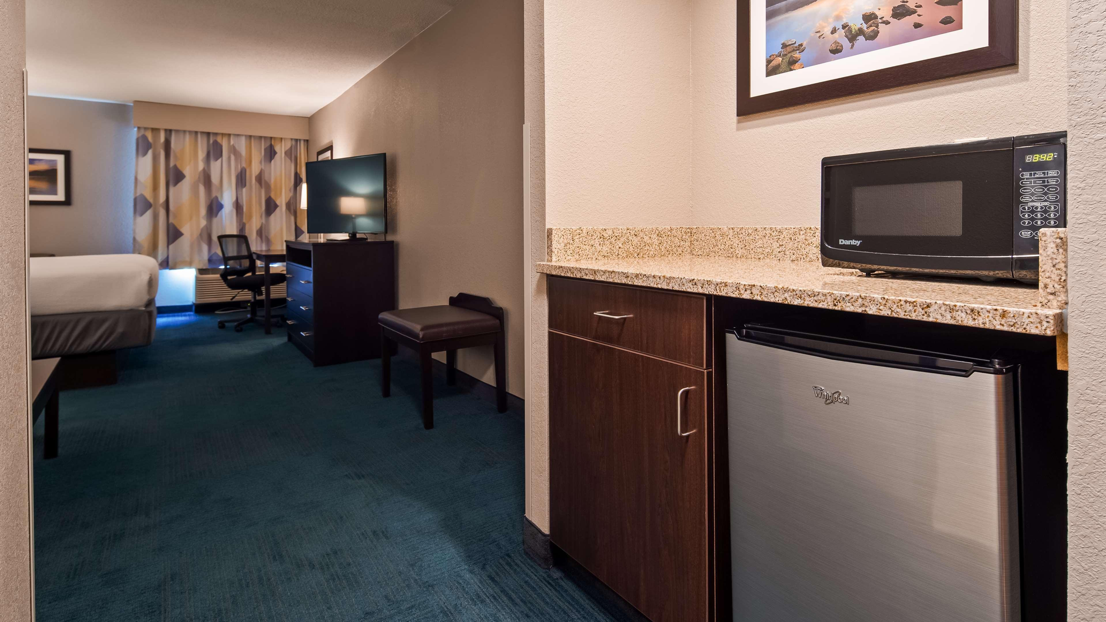 Best Western Hartford Hotel And Suites Exteriör bild