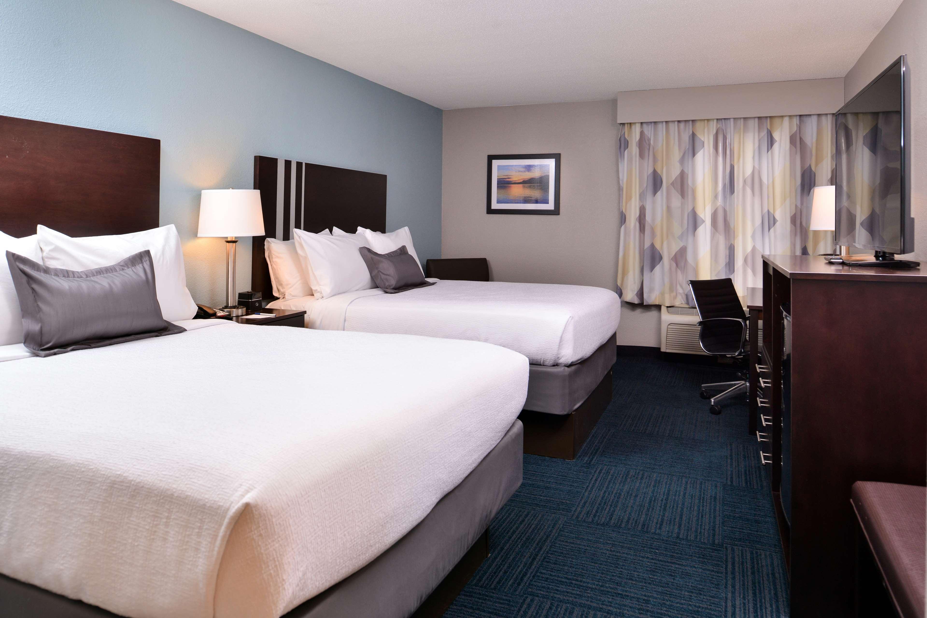 Best Western Hartford Hotel And Suites Exteriör bild