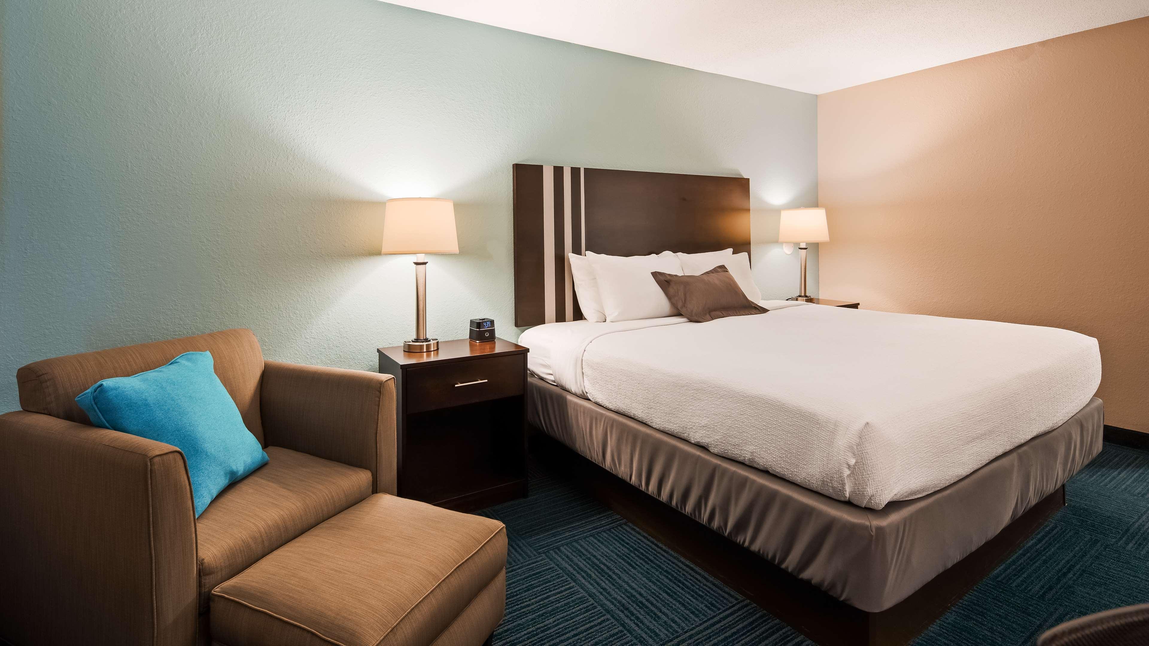 Best Western Hartford Hotel And Suites Exteriör bild