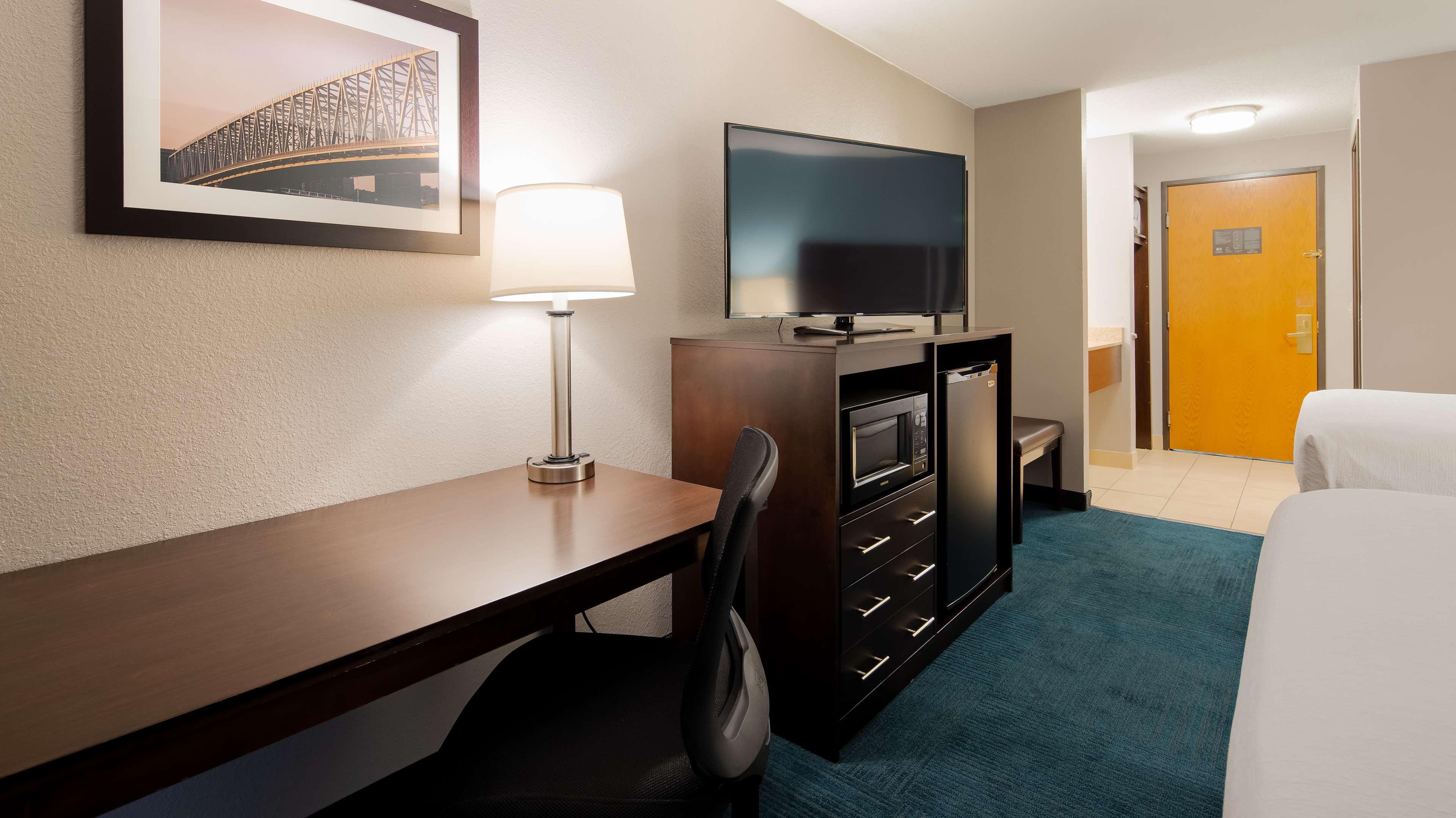 Best Western Hartford Hotel And Suites Exteriör bild