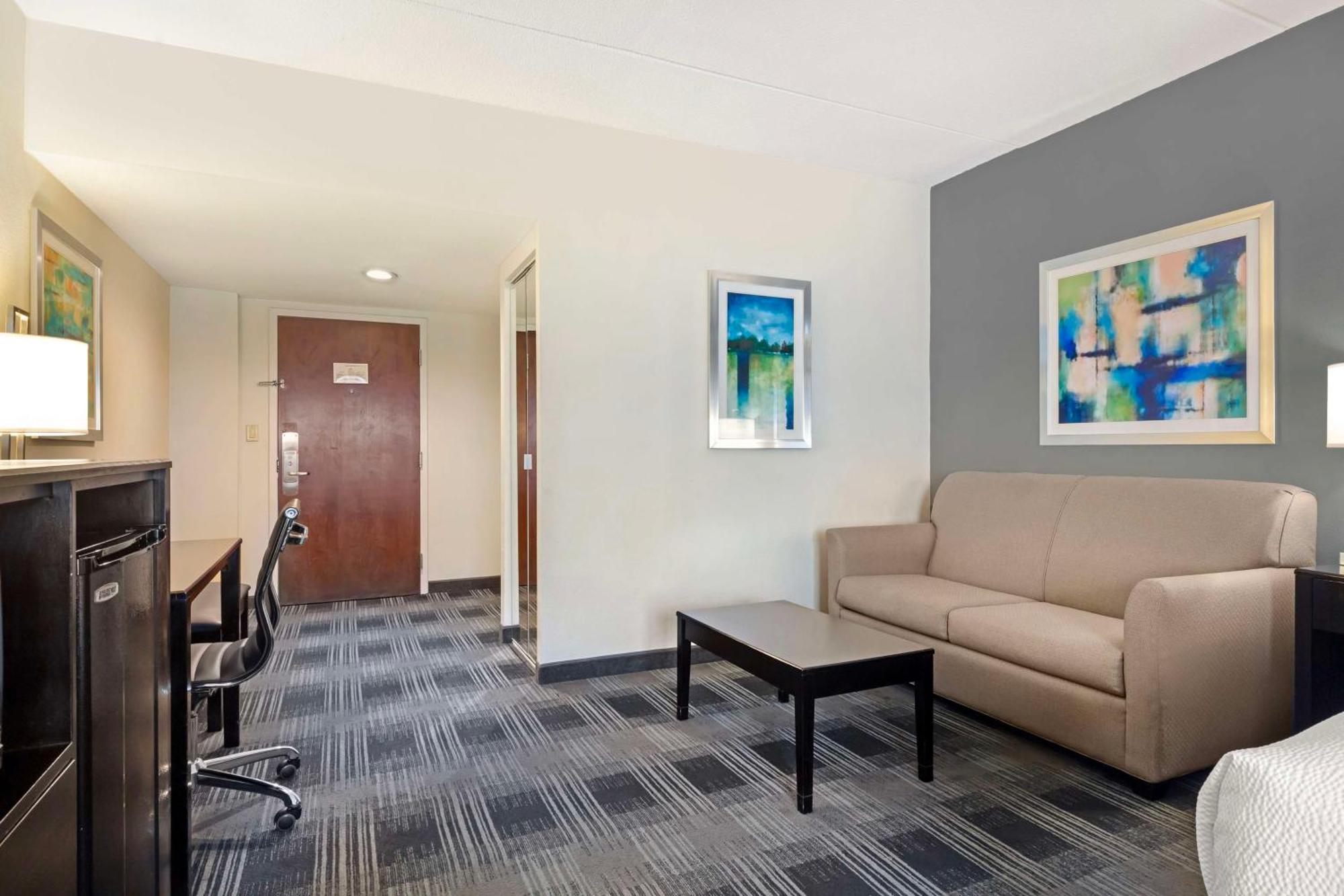 Best Western Hartford Hotel And Suites Exteriör bild
