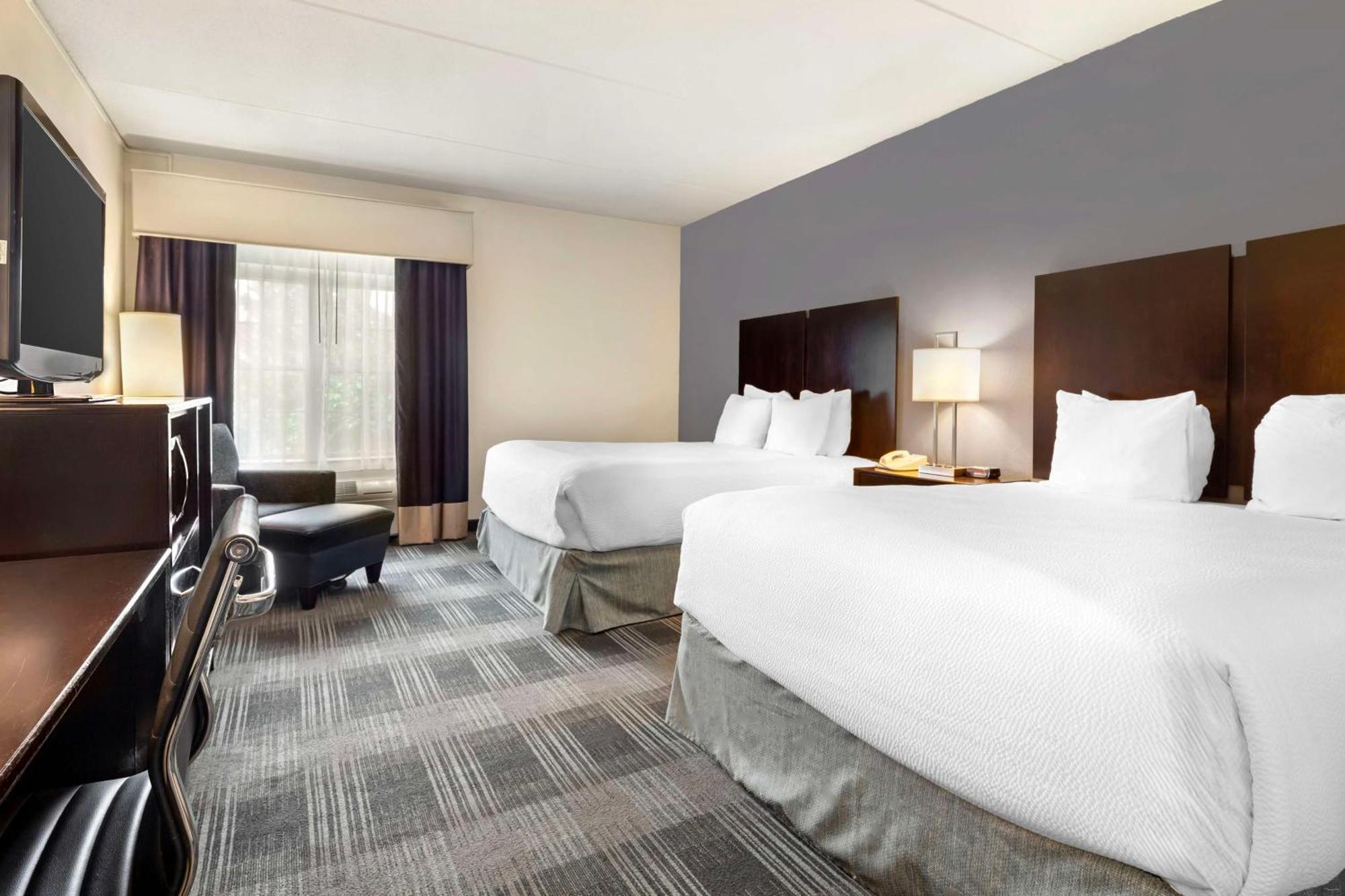 Best Western Hartford Hotel And Suites Exteriör bild
