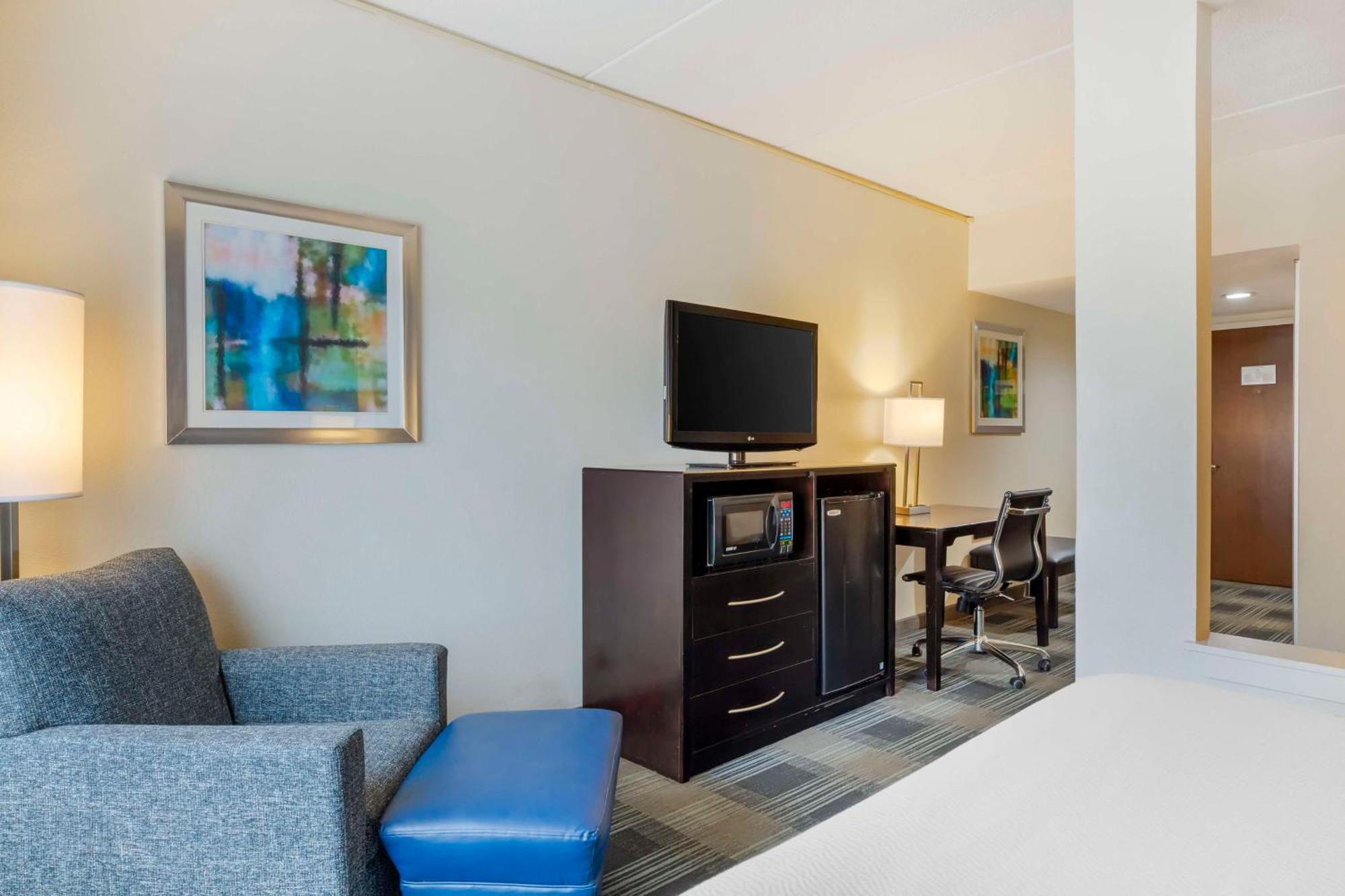 Best Western Hartford Hotel And Suites Exteriör bild