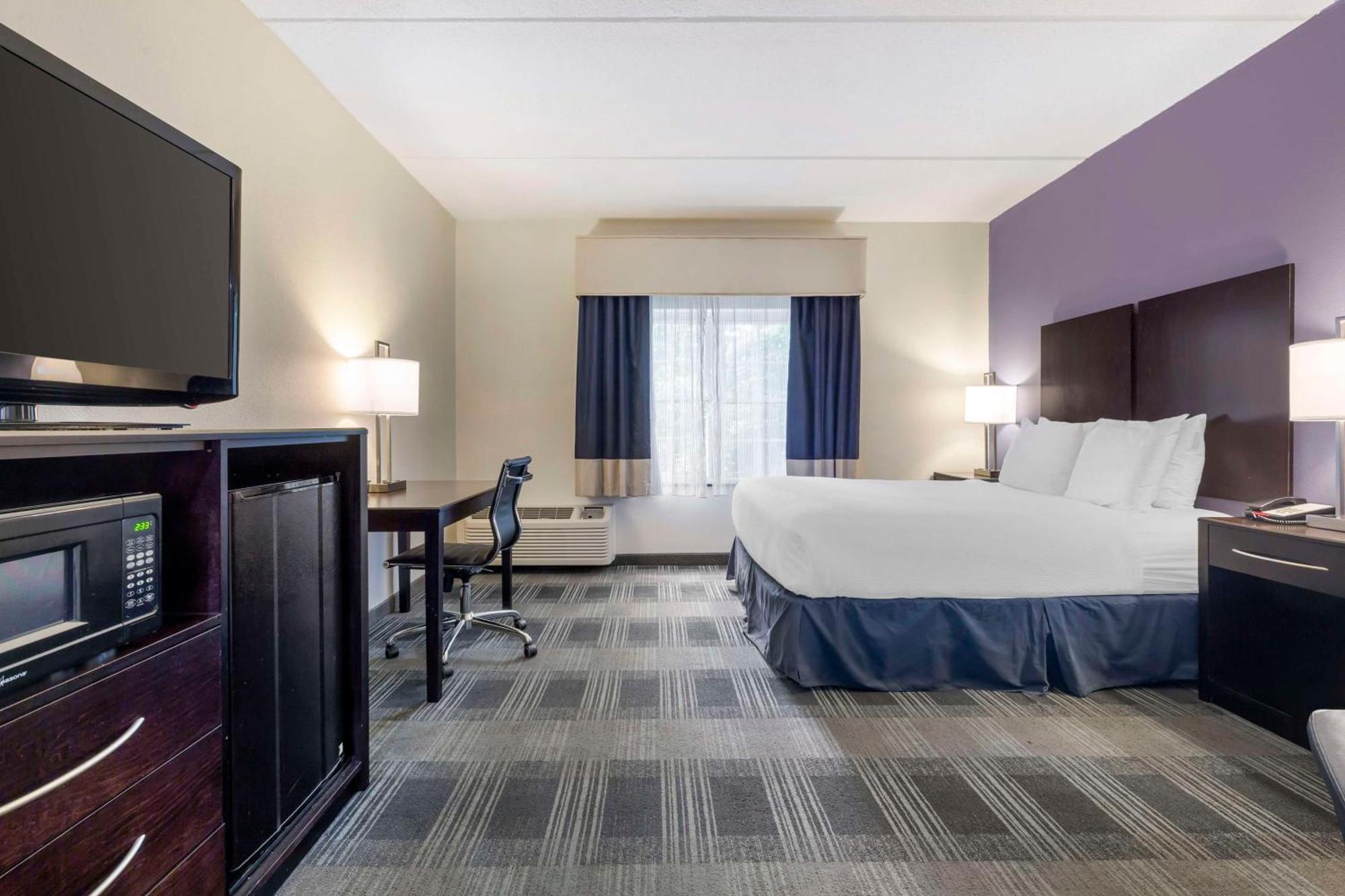 Best Western Hartford Hotel And Suites Exteriör bild