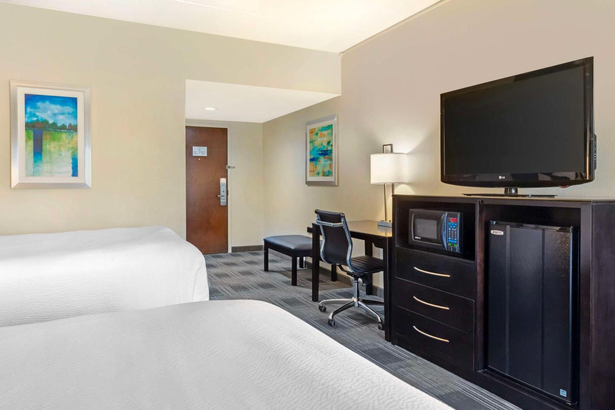 Best Western Hartford Hotel And Suites Exteriör bild