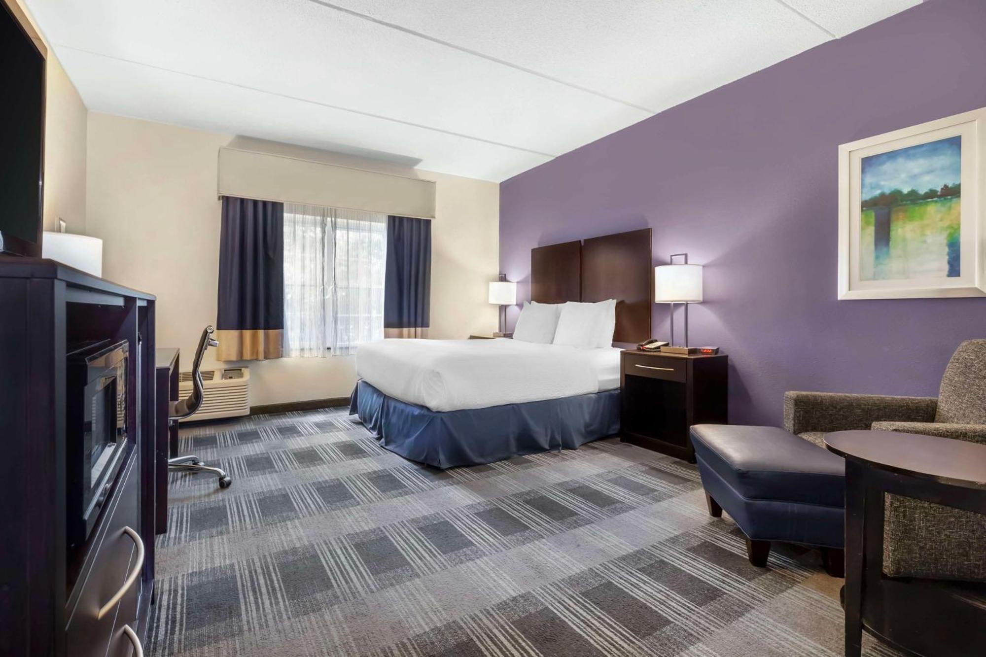 Best Western Hartford Hotel And Suites Exteriör bild